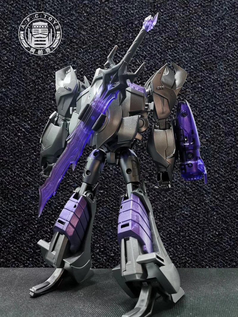 APC Toys APC-004 Dark Master Damaged Ver. Action Figure – Transformers TFP Megatron – 20cm PVC Collectible