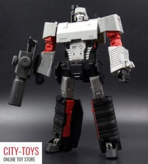 https://city-toys.com/wp-content/uploads/2020/09/BoldForms-BF01-GLADIUS-The-Dark-Emperor-2.jpg