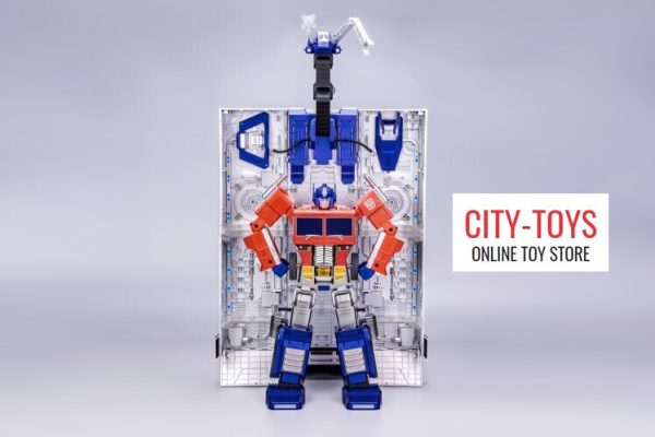 Robosen Flagship Optimus Prime Trailer Kit