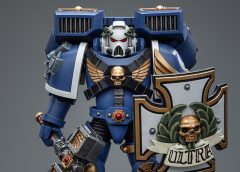 JT8032 Ultramarines Vanguard Veteran with Thunder Hammer and Storm Shield