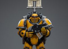 JT9053 Imperial Fists Legion MkIII Tactical Squad Legionary with Legion Vexilla